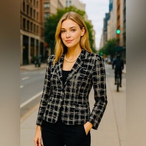 Amanda Collection blazer. In great condition, New without tag